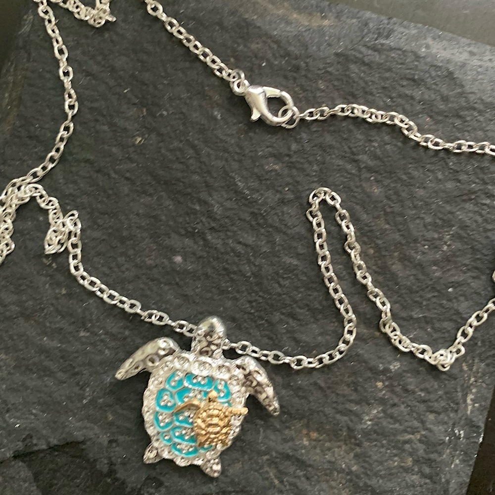 Sea Turtle pendant with free necklace!